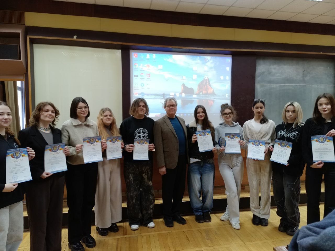 Детальніше про статтю 26 лютого 2026 року на засіданні Вченої ради академії відбулося нагородження студентів-архітекторів, які взяли участь у конкурсі «Дизайнер Академії – 2025».